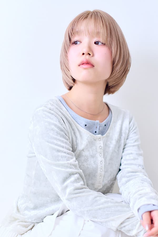 ミルクベージュ丸みボブ